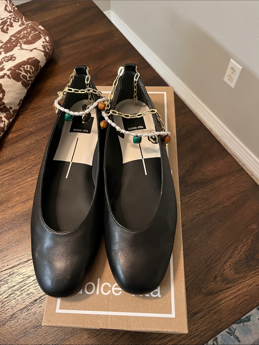 NWT Dolce Vita Baiden Flat